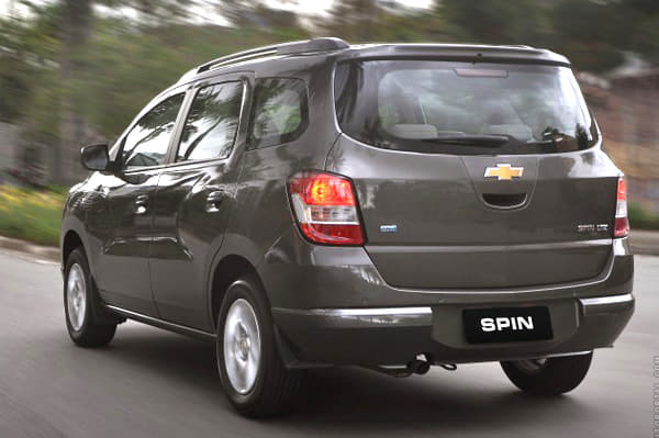 Chevrolet Spin MPV photo gallery