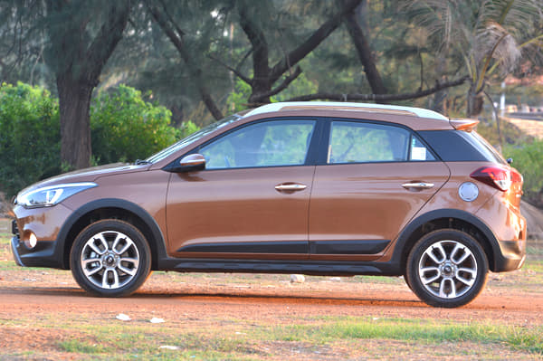 The car also gets blacked out B- and C-pillars along with a new fuel filler cap, higher ground clearance and chunky roof rails.
