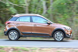 Hyundai i20 Active photo gallery