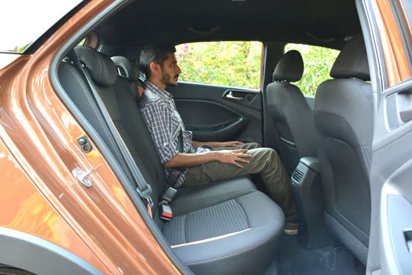 Hyundai i20 Active photo gallery