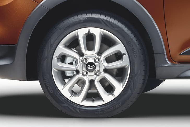 Hyundai i20 Active photo gallery