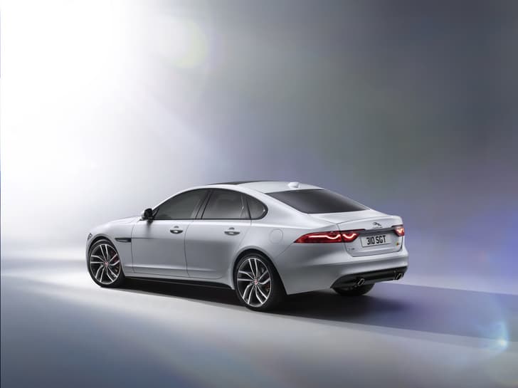 New Jaguar XF photo gallery