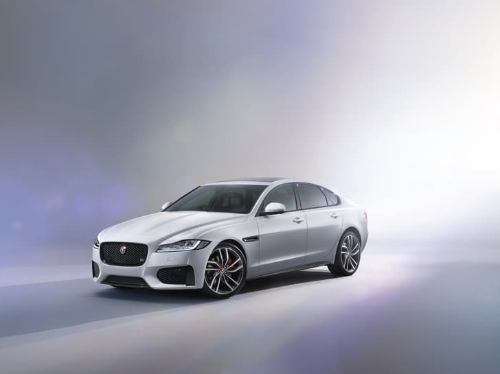 New Jaguar XF photo gallery