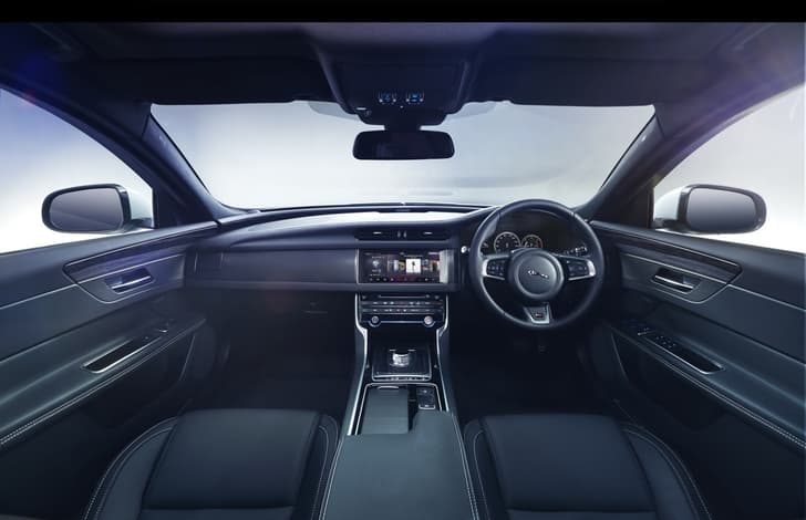 New Jaguar XF photo gallery