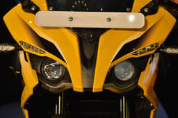 Transformer-like design for the Pulsar RS 200; dual projector lights for illumination.