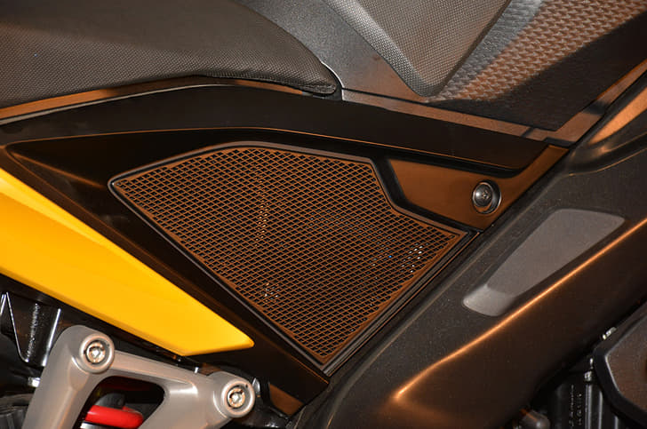 The mesh given the RS 200 a transparent look.
