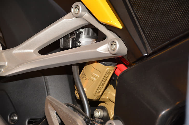 Rear monoshock is gas charged. 