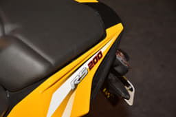 Bajaj Pulsar RS 200 photo gallery