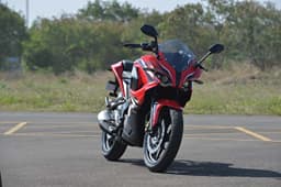 Its masked, twin-projector, headlight-equipped nose reminds one of the Yamaha YZF-R1.