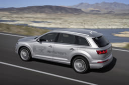 Audi Q7 e-tron 2.0 TFSI PHEV photo gallery