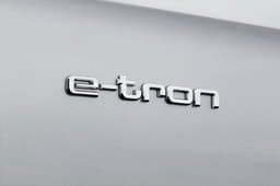 Audi Q7 e-tron 2.0 TFSI PHEV photo gallery