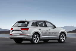 Audi Q7 e-tron 2.0 TFSI PHEV photo gallery