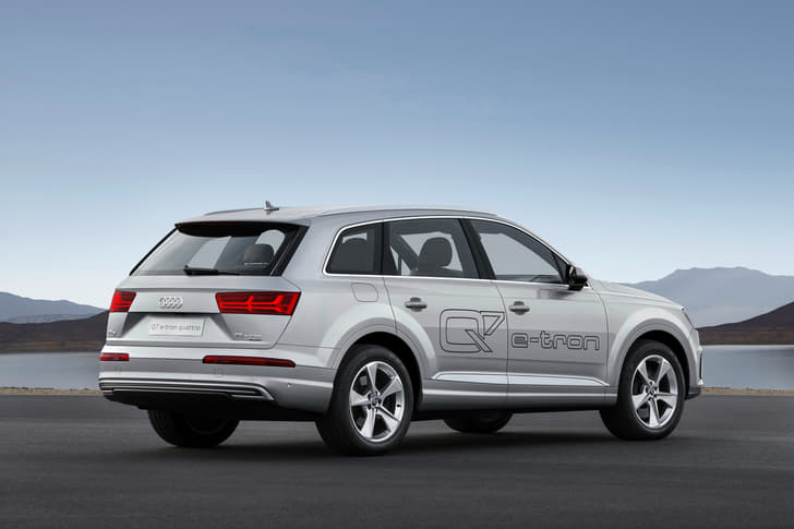 Audi Q7 e-tron 2.0 TFSI PHEV photo gallery