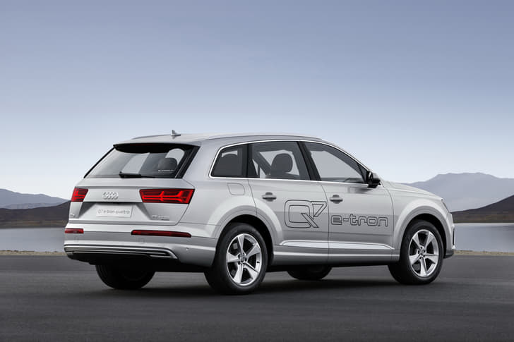 Audi Q7 e-tron 2.0 TFSI PHEV photo gallery