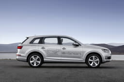 Audi Q7 e-tron 2.0 TFSI PHEV photo gallery
