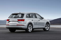 Audi Q7 e-tron 2.0 TFSI PHEV photo gallery