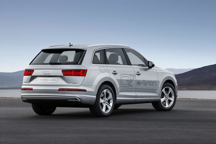 Audi Q7 e-tron 2.0 TFSI PHEV photo gallery