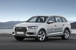 Audi Q7 e-tron 2.0 TFSI PHEV photo gallery