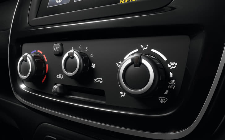 Air-con controls in the Kwid similar to those in the Duster and Lodgy.