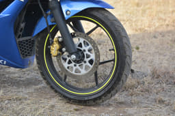 Suzuki provides a larger 266mm disc brake up front that has good initial bite. Both motorcycles do not come equipped with ABS braking.