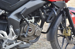 Bajaj’s AS 150 has a 149.5cc, air-cooled engine, to get a move on, one really needs to get the engine spinning, with power coming out at higher revs.