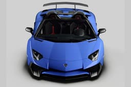 Lamborghini Aventador Superveloce Roadster front view.