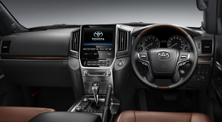 New Toyota Land Cruiser 200 photo gallery