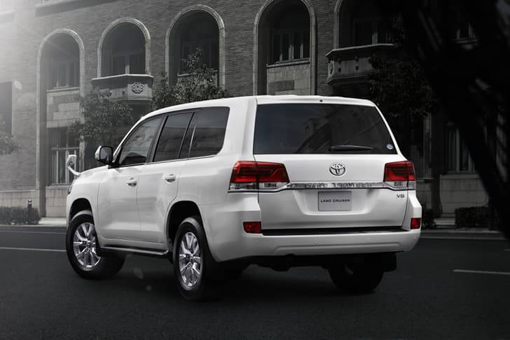 New Toyota Land Cruiser 200 photo gallery