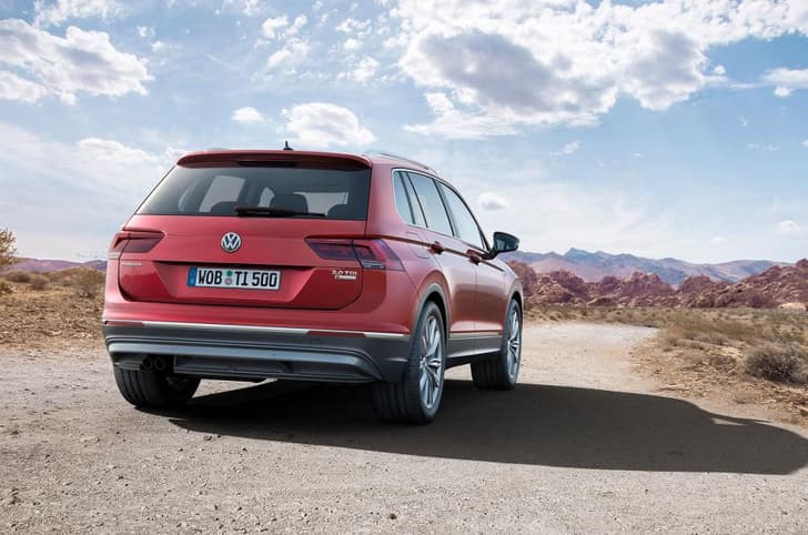 2017 Volkswagen Tiguan image gallery