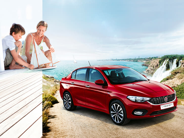 Bold creases are seen along the flanks, on the roof and the bonnet of the Tipo.