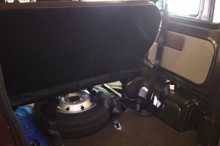 Mahindra Supro Van photo gallery