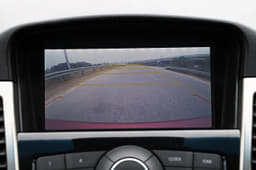 Chevrolet Cruze facelift photo gallery