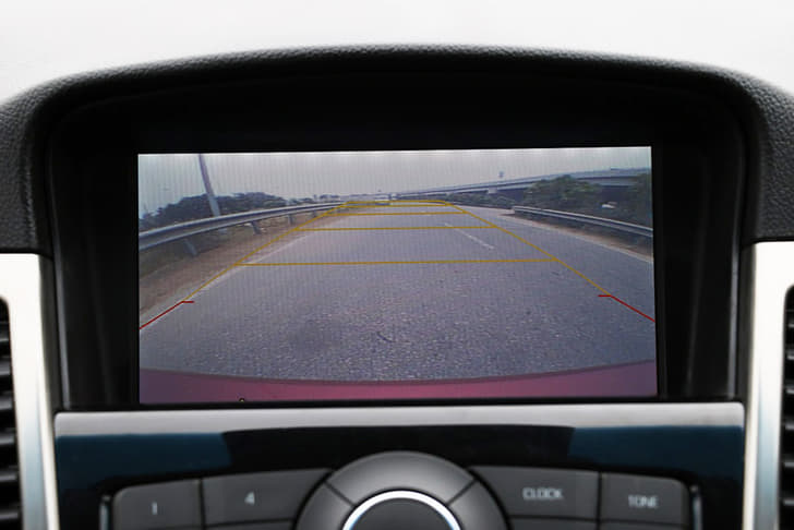 Chevrolet Cruze facelift photo gallery