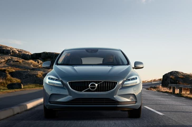 Volvo V40 facelift photo gallery