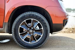 Renault Duster SUV facelift photo gallery