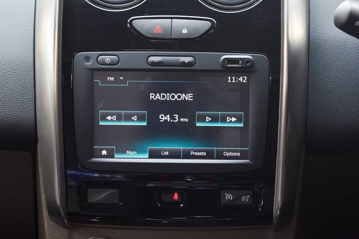 Renault Duster SUV facelift photo gallery