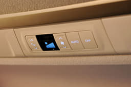 There are separate controls for the rear AC once again, but this time they’re electronic, and not analogue.