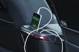 – It has seven seats, but there’s only one USB port and two 12v charging points in the whole car.