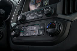 Chevrolet Trailblazer facelift photo gallery