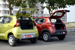 The Redigo’s boot is tricky to load with its high loading lip. The Kwid’s boot on the other hand not only has a lower loading lip but also has a wider opening.