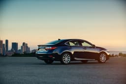 2017 Lexus ES300h image gallery