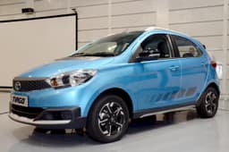 Tata Tiago Aktiv photo gallery