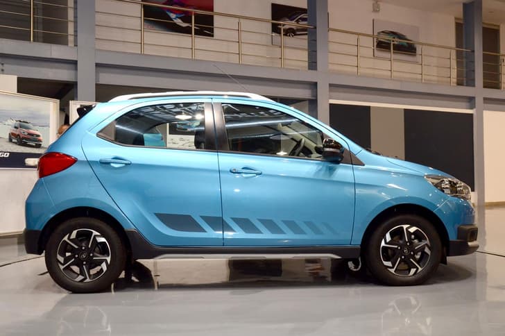 Tata Tiago Aktiv photo gallery