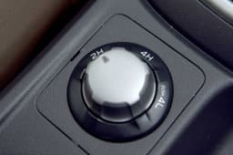 2016 Isuzu D-Max V-Cross photo gallery