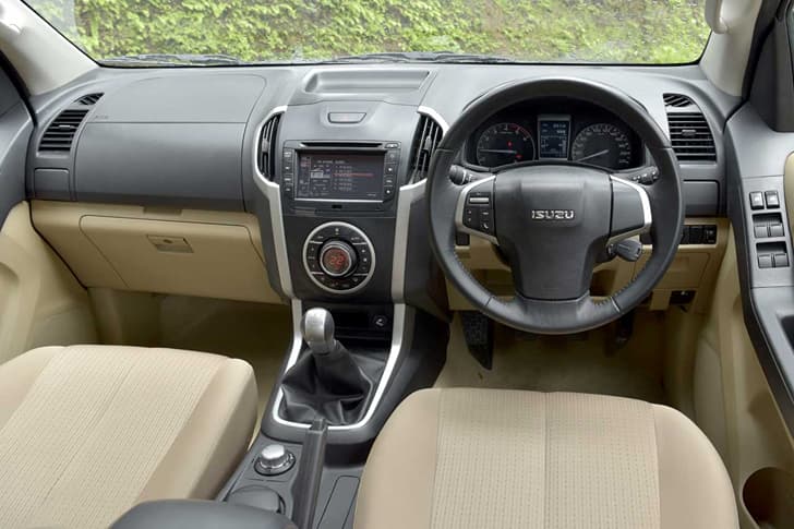 2016 Isuzu D-Max V-Cross photo gallery