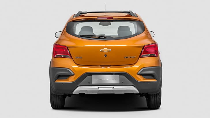 Chevrolet Onix Activ photo gallery