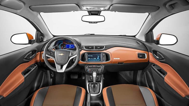 Chevrolet Onix Activ photo gallery