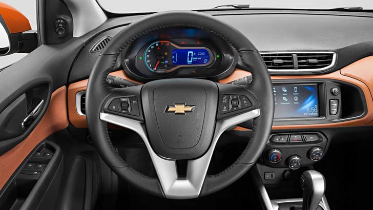 Chevrolet Onix Activ photo gallery