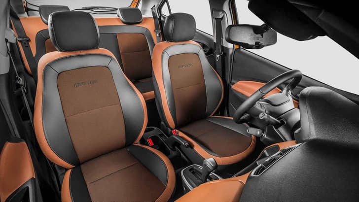 Chevrolet Onix Activ photo gallery