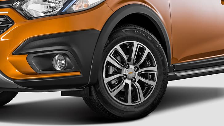Chevrolet Onix Activ photo gallery